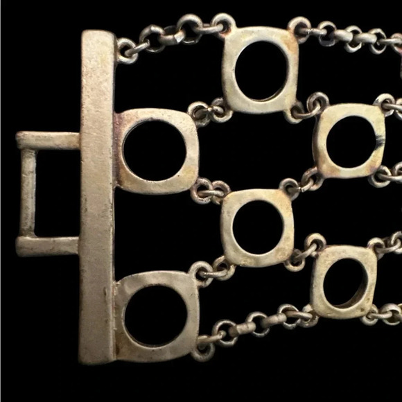 Cookie Lee silver costume jewelry woven circle mesh bracelet - Picture 2 of 5